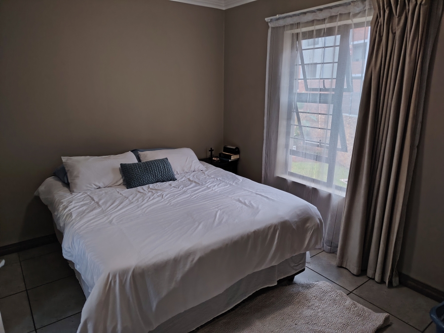 2 Bedroom Property for Sale in Amberfield Gauteng
