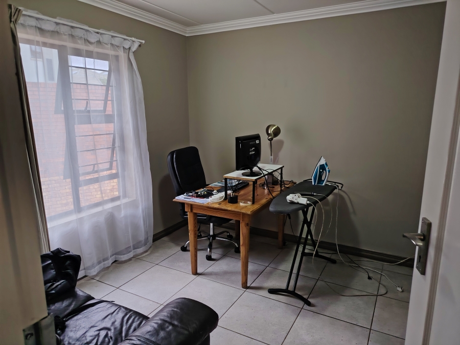 2 Bedroom Property for Sale in Amberfield Gauteng