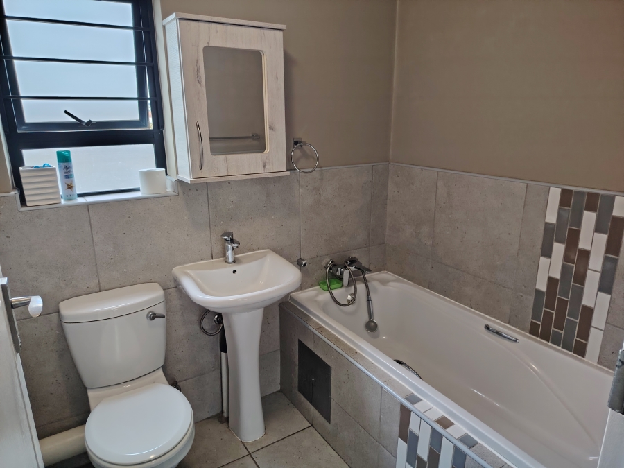 2 Bedroom Property for Sale in Amberfield Gauteng