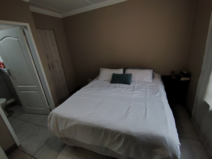 2 Bedroom Property for Sale in Amberfield Gauteng