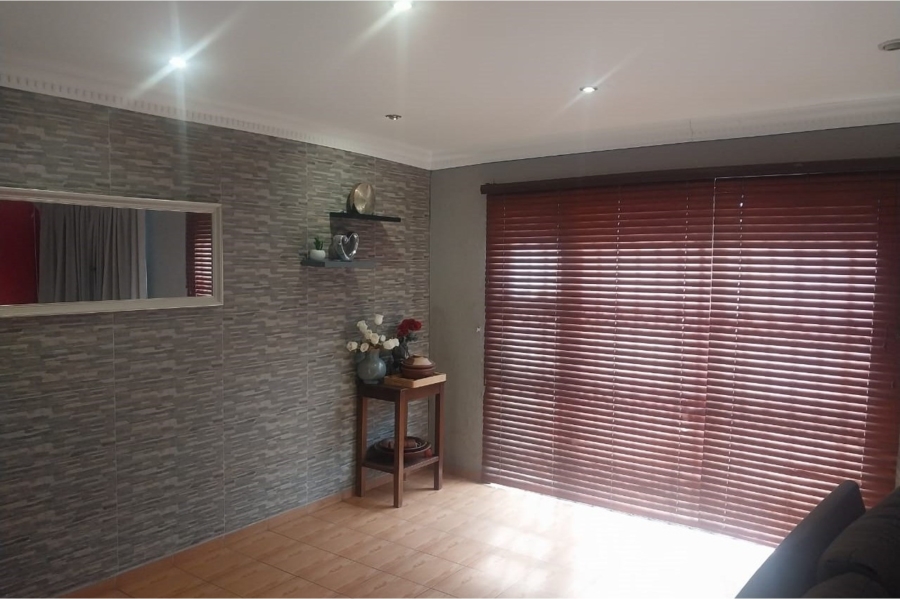 2 Bedroom Property for Sale in Naturena Gauteng