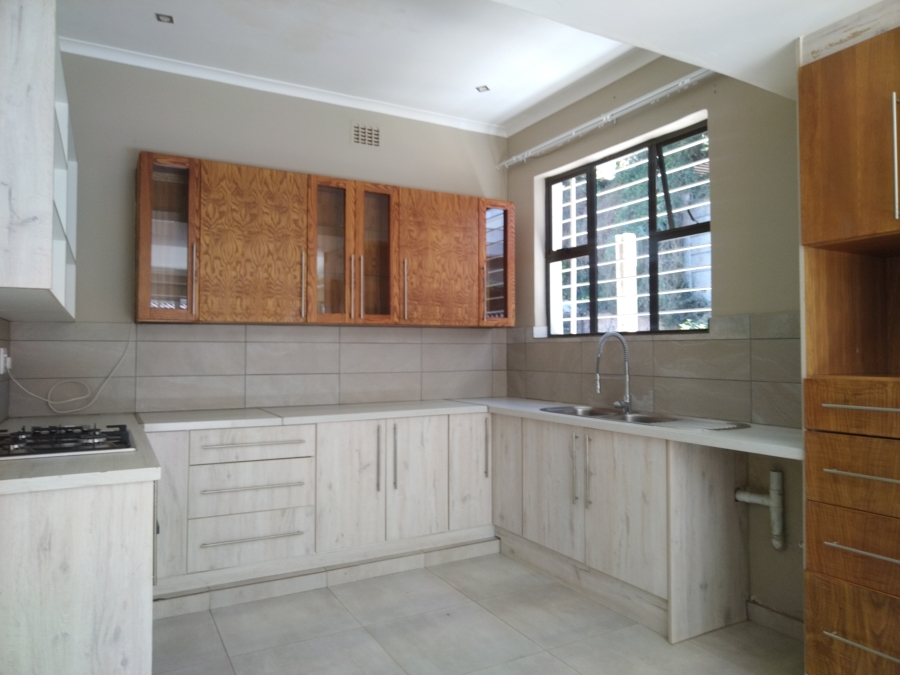 To Let 3 Bedroom Property for Rent in Constantia Kloof Gauteng