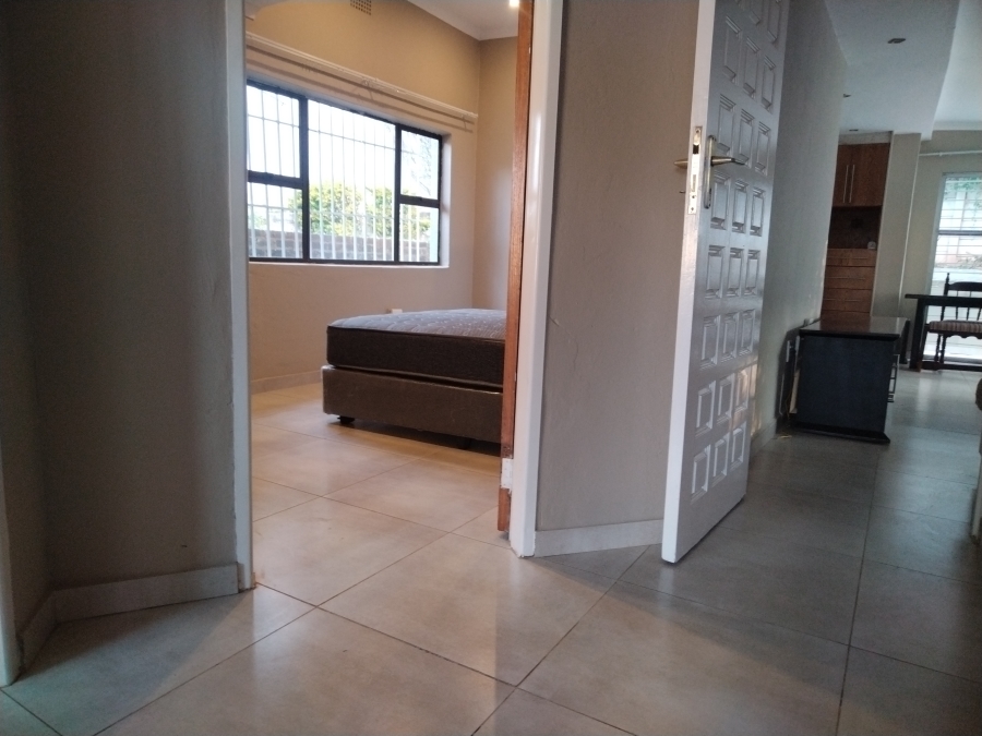 To Let 3 Bedroom Property for Rent in Constantia Kloof Gauteng