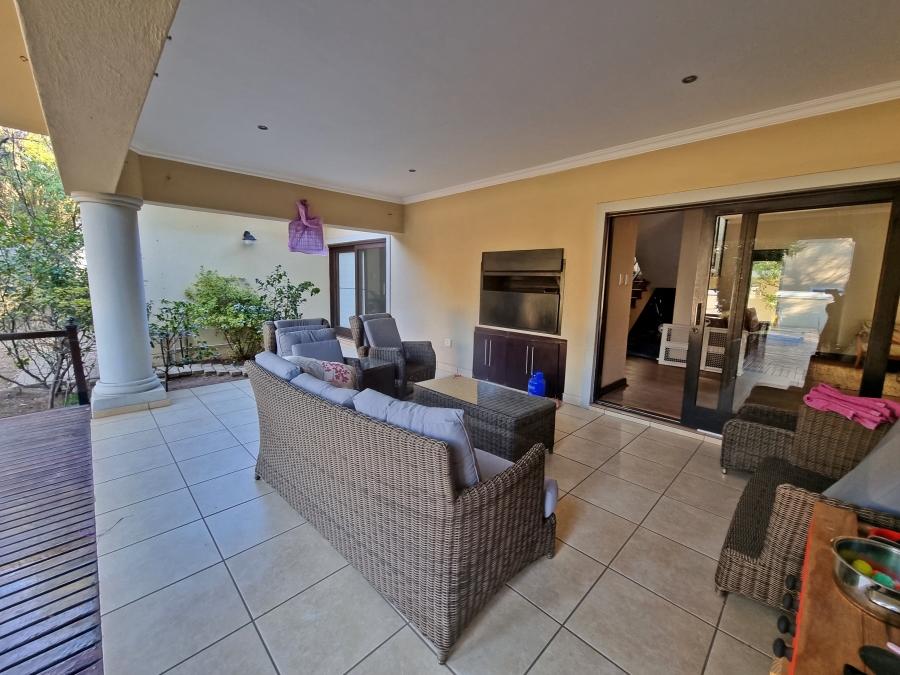 To Let 4 Bedroom Property for Rent in Midstream Estate Gauteng