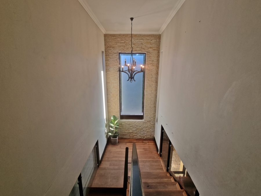 To Let 4 Bedroom Property for Rent in Midstream Estate Gauteng