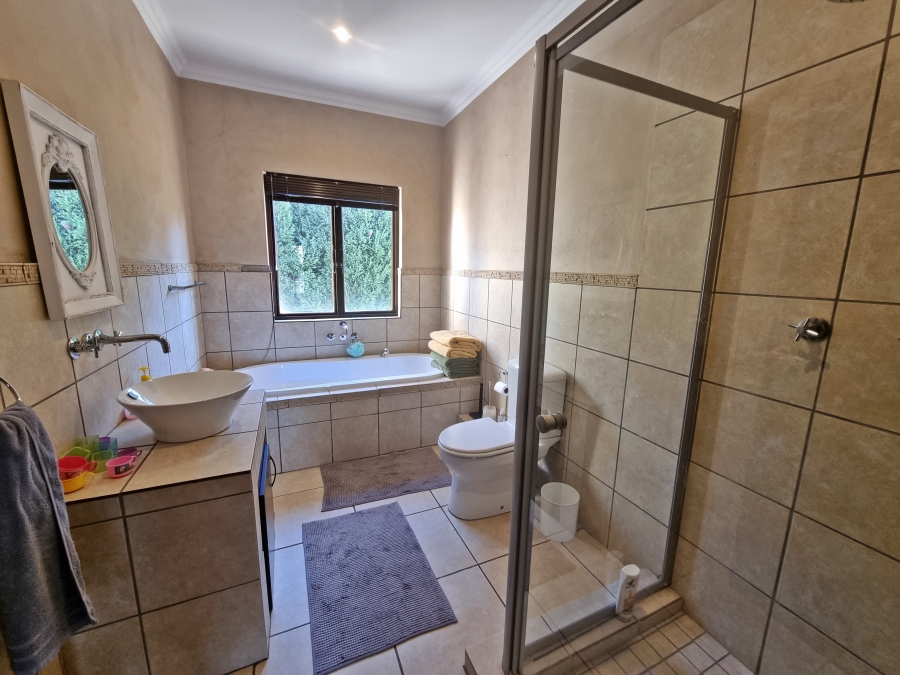 To Let 4 Bedroom Property for Rent in Midstream Estate Gauteng