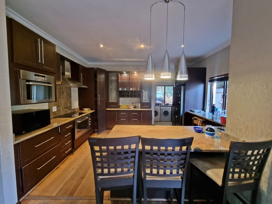 To Let 4 Bedroom Property for Rent in Midstream Estate Gauteng