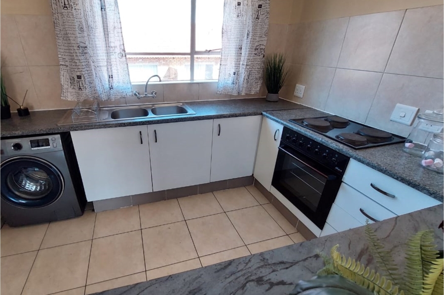 2 Bedroom Property for Sale in Liefde en Vrede Gauteng