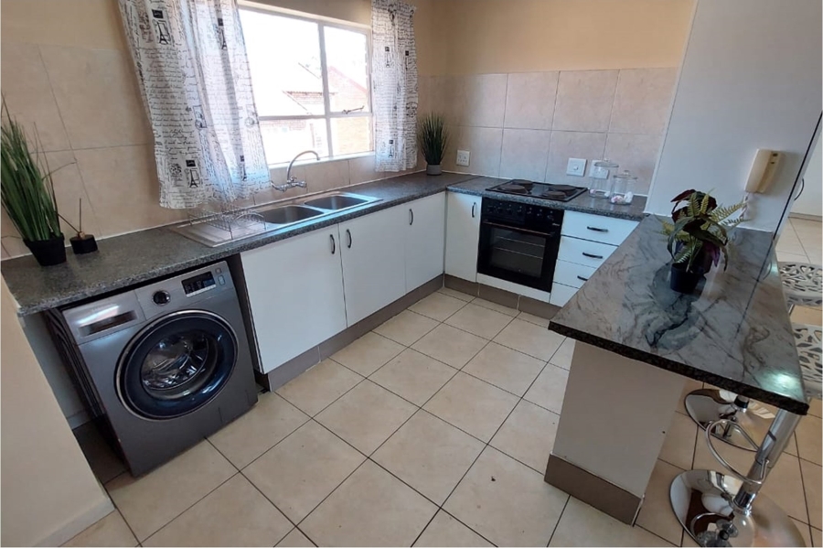2 Bedroom Property for Sale in Liefde en Vrede Gauteng