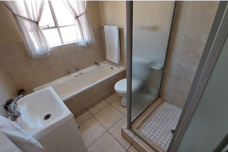 2 Bedroom Property for Sale in Liefde en Vrede Gauteng