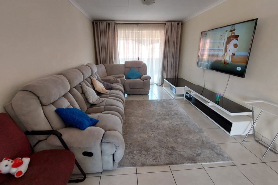 2 Bedroom Property for Sale in Liefde en Vrede Gauteng