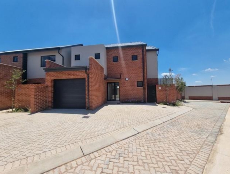 3 Bedroom Property for Sale in Karenpark Gauteng