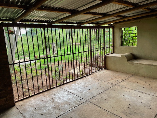 6 Bedroom Property for Sale in Hartzenbergfontein Gauteng