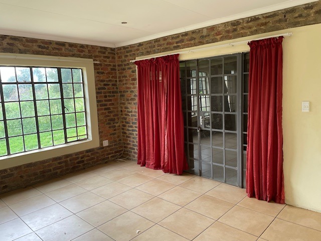 6 Bedroom Property for Sale in Hartzenbergfontein Gauteng