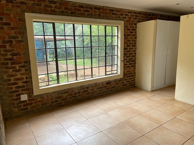6 Bedroom Property for Sale in Hartzenbergfontein Gauteng