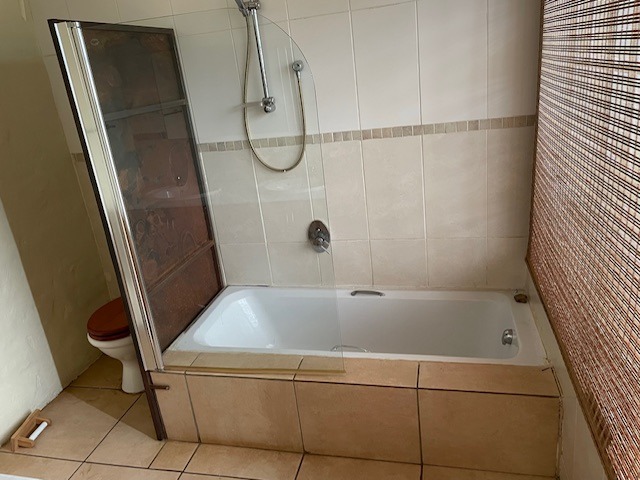 6 Bedroom Property for Sale in Hartzenbergfontein Gauteng