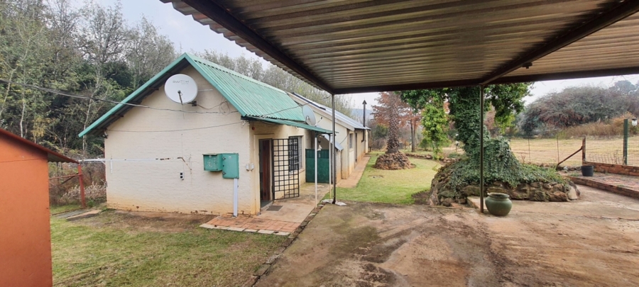 6 Bedroom Property for Sale in Hartzenbergfontein Gauteng