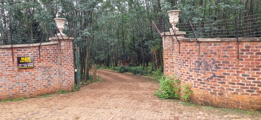 6 Bedroom Property for Sale in Hartzenbergfontein Gauteng