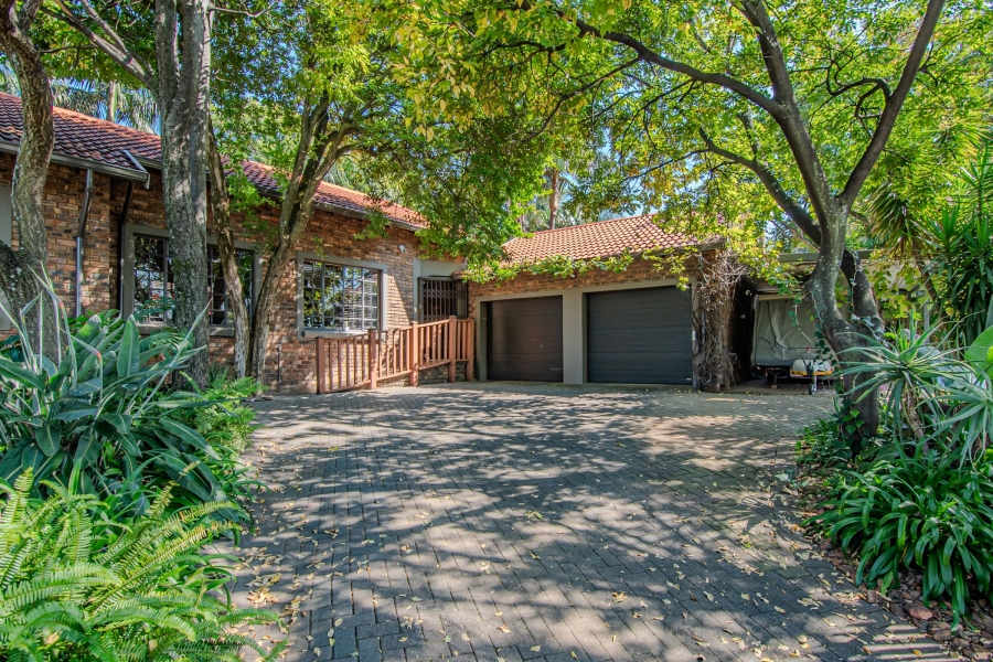 5 Bedroom Property for Sale in Moreleta Park Gauteng
