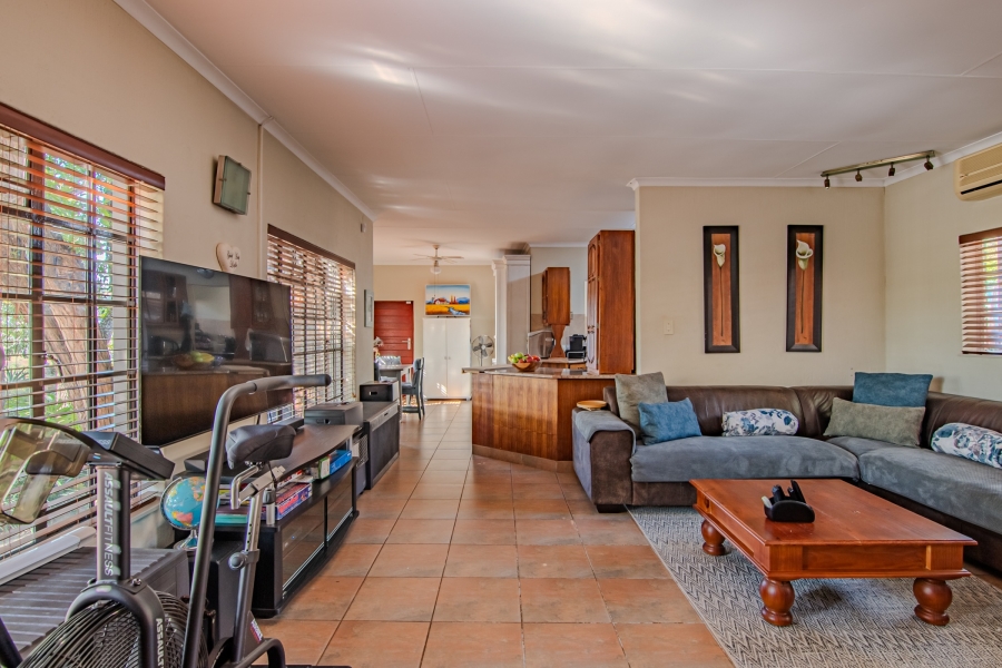 5 Bedroom Property for Sale in Moreleta Park Gauteng