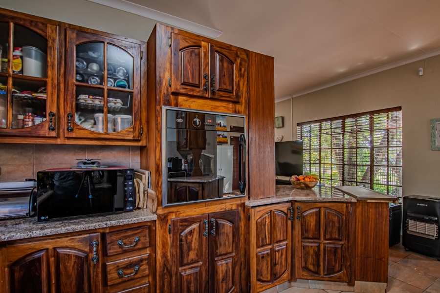 5 Bedroom Property for Sale in Moreleta Park Gauteng