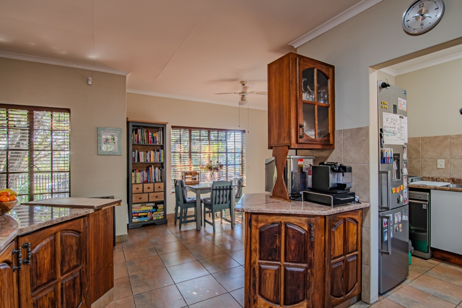 5 Bedroom Property for Sale in Moreleta Park Gauteng