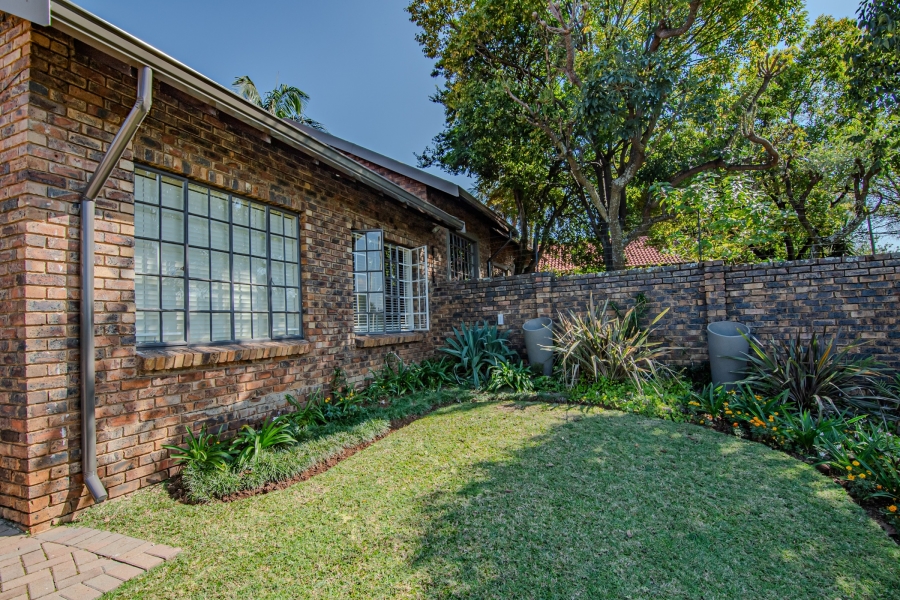 5 Bedroom Property for Sale in Moreleta Park Gauteng