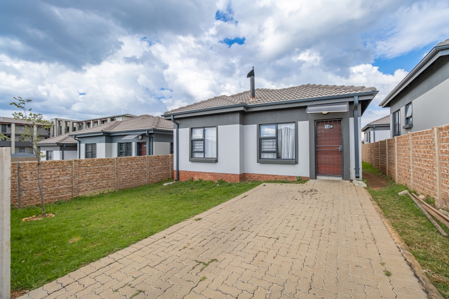 To Let 2 Bedroom Property for Rent in Fleurhof Gauteng