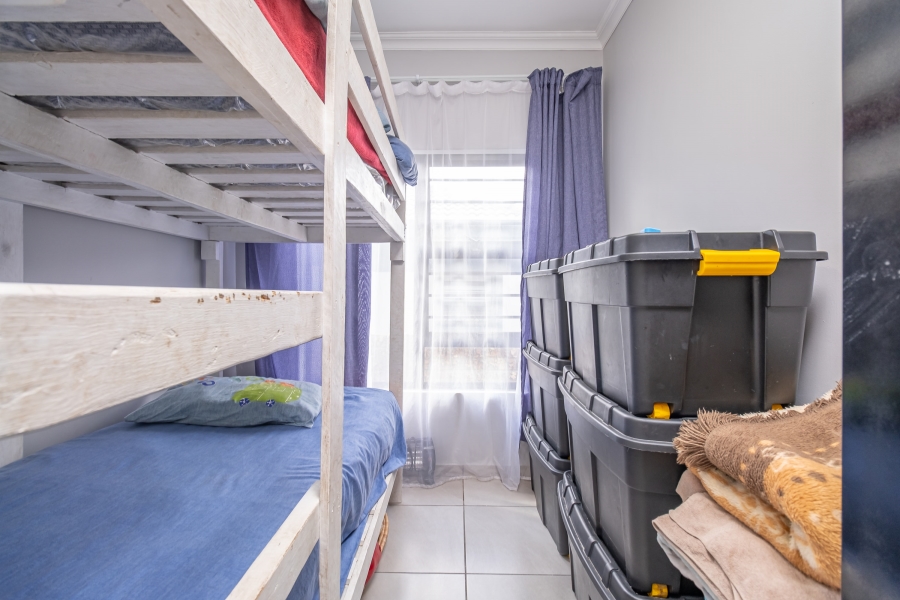 To Let 2 Bedroom Property for Rent in Fleurhof Gauteng