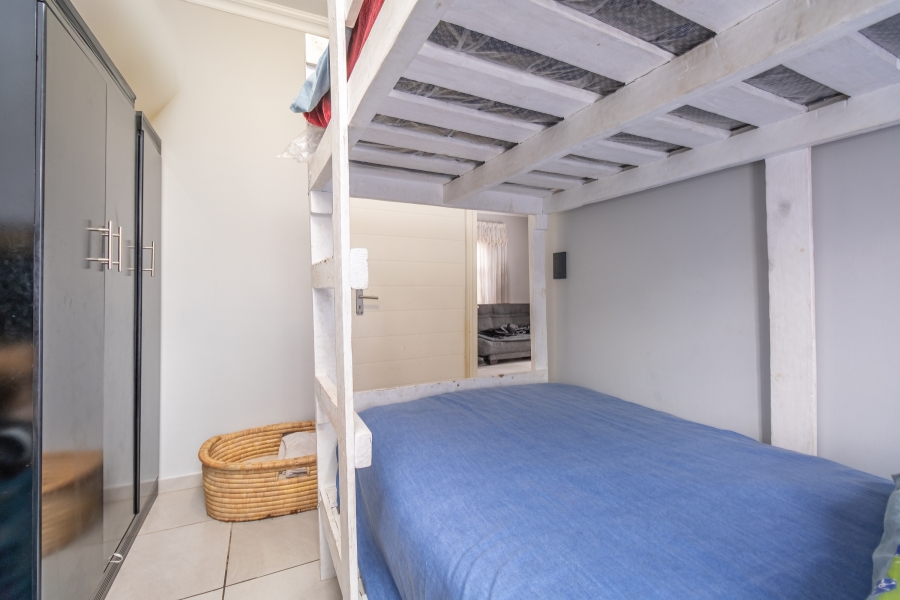 To Let 2 Bedroom Property for Rent in Fleurhof Gauteng