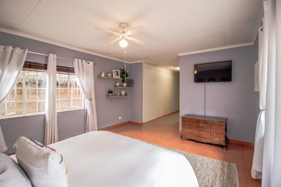 4 Bedroom Property for Sale in Parkhill Gardens Gauteng