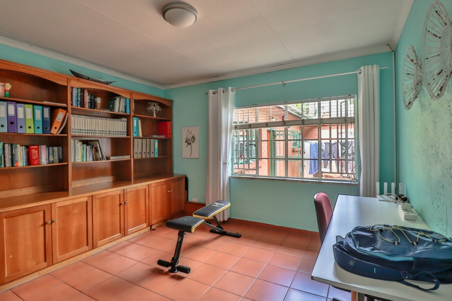 4 Bedroom Property for Sale in Parkhill Gardens Gauteng