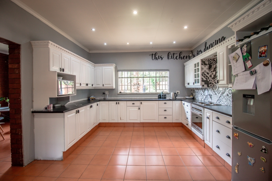 4 Bedroom Property for Sale in Parkhill Gardens Gauteng