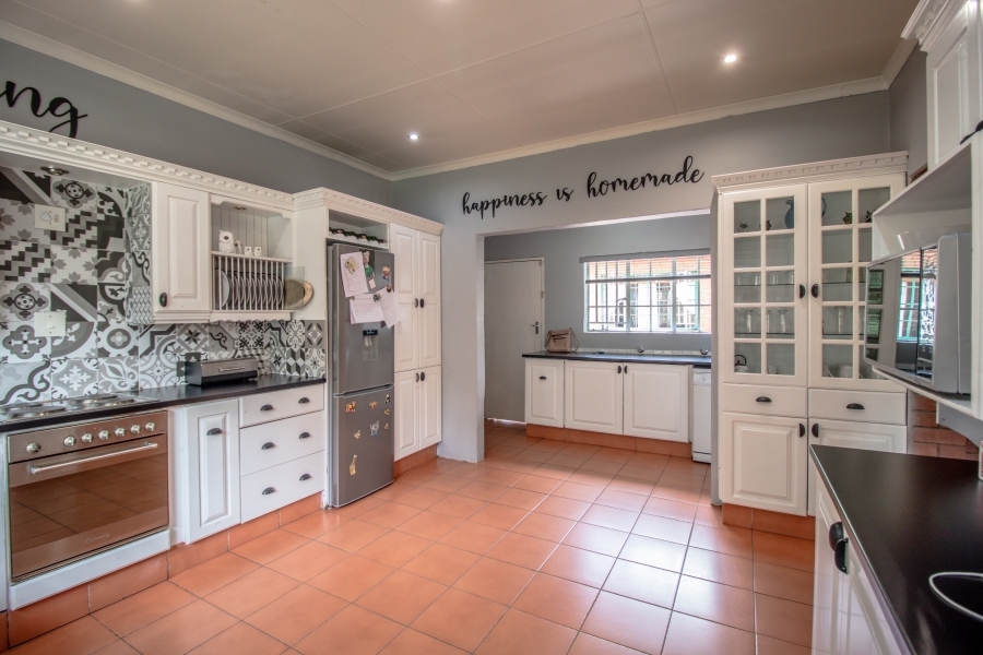 4 Bedroom Property for Sale in Parkhill Gardens Gauteng