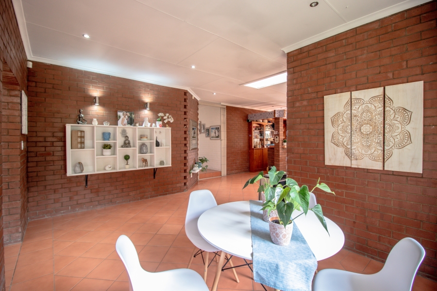 4 Bedroom Property for Sale in Parkhill Gardens Gauteng