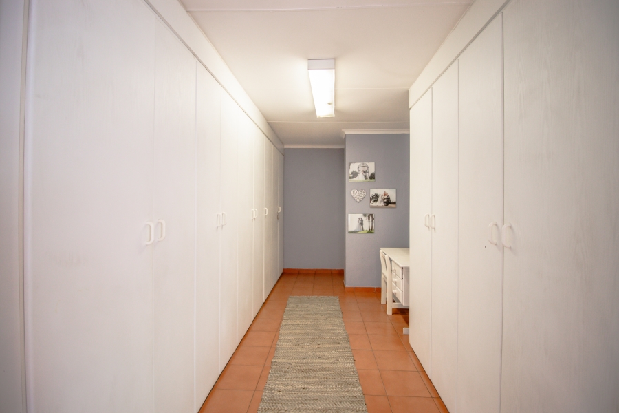 4 Bedroom Property for Sale in Parkhill Gardens Gauteng