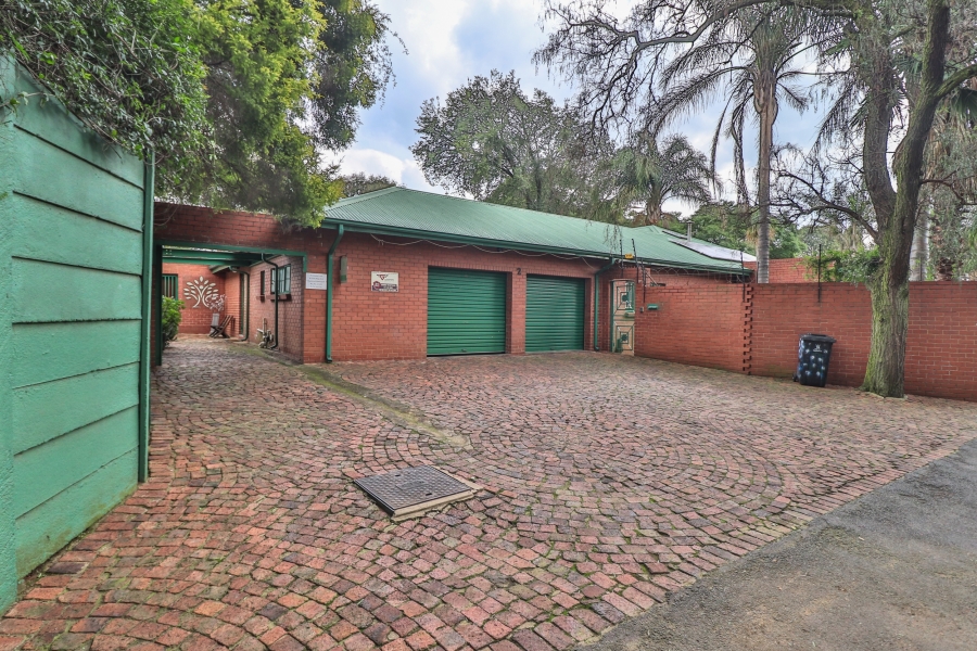 4 Bedroom Property for Sale in Parkhill Gardens Gauteng