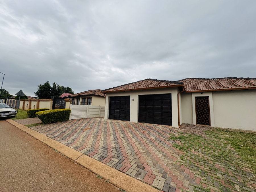 3 Bedroom Property for Sale in The Orchards Gauteng