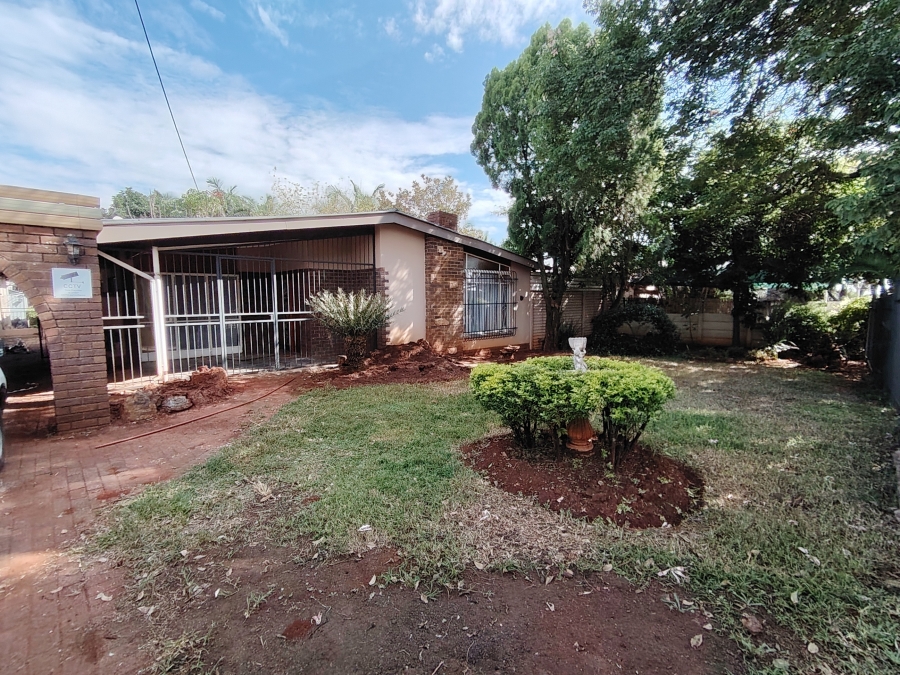 To Let 4 Bedroom Property for Rent in Sinoville Gauteng