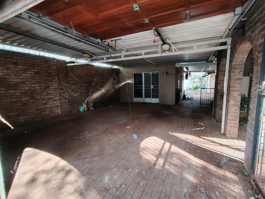 To Let 4 Bedroom Property for Rent in Sinoville Gauteng