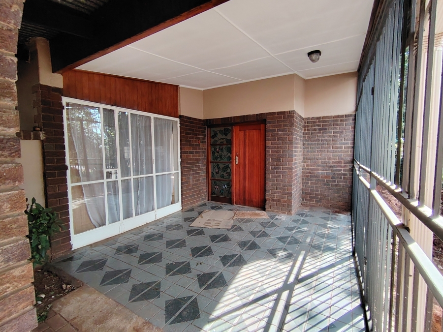 To Let 4 Bedroom Property for Rent in Sinoville Gauteng