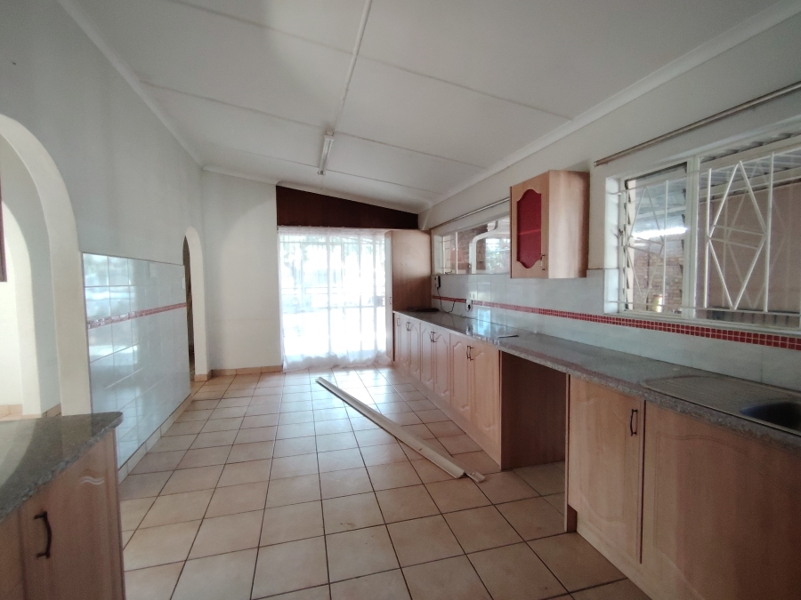 To Let 4 Bedroom Property for Rent in Sinoville Gauteng