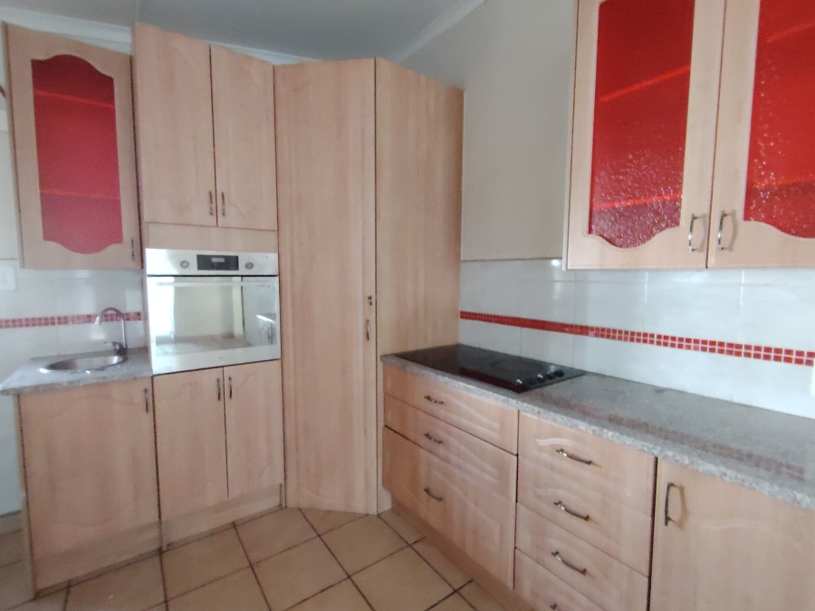 To Let 4 Bedroom Property for Rent in Sinoville Gauteng
