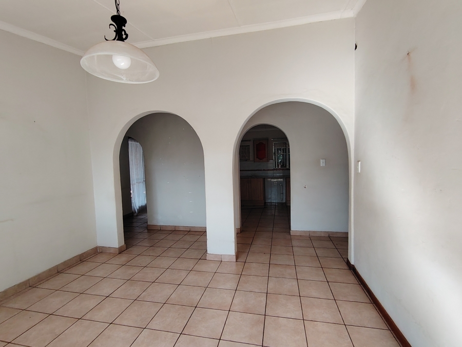 To Let 4 Bedroom Property for Rent in Sinoville Gauteng