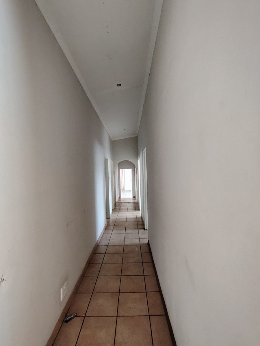 To Let 4 Bedroom Property for Rent in Sinoville Gauteng