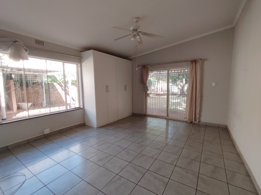 To Let 4 Bedroom Property for Rent in Sinoville Gauteng