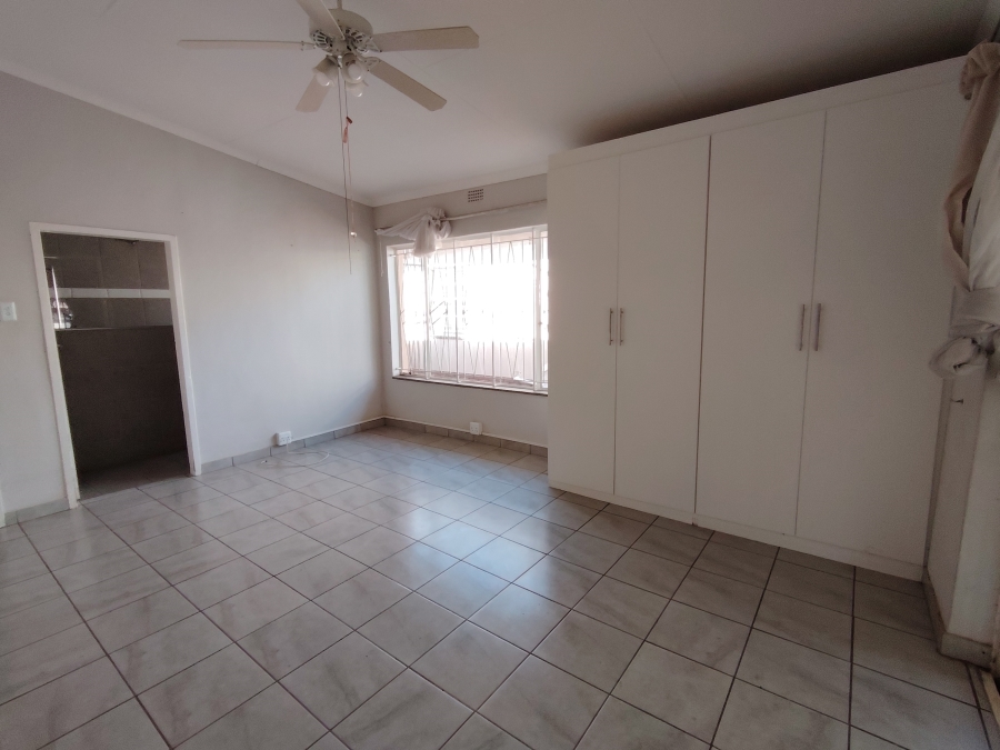 To Let 4 Bedroom Property for Rent in Sinoville Gauteng