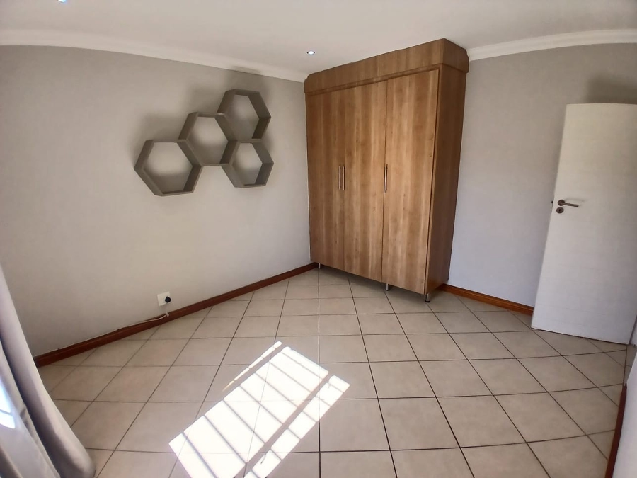 To Let 3 Bedroom Property for Rent in Equestria Gauteng