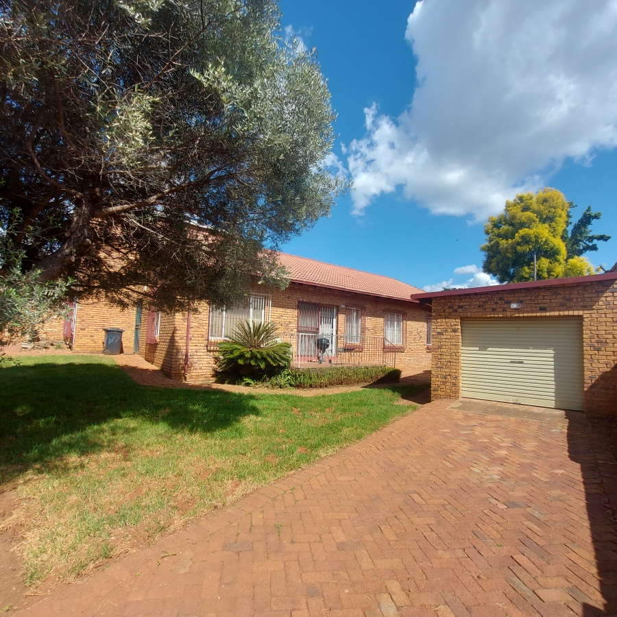 4 Bedroom Property for Sale in Moreleta Park Gauteng