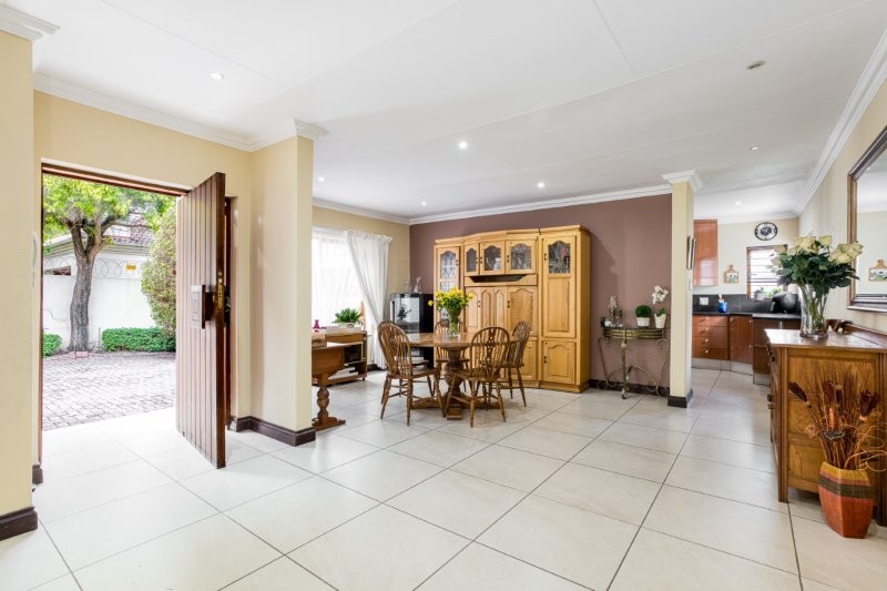 4 Bedroom Property for Sale in Douglasdale Gauteng